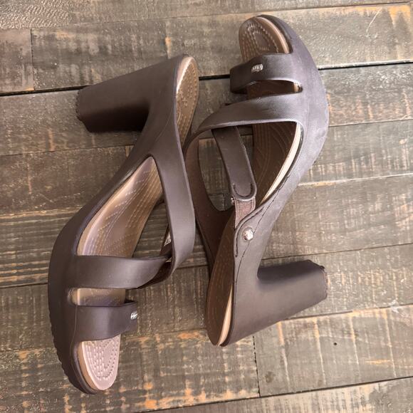 Crocs Womens Size 10 Cyprus IV Heeled Sandals Brown Slip On Strappy 4” 14558 EUC - Picture 6 of 13